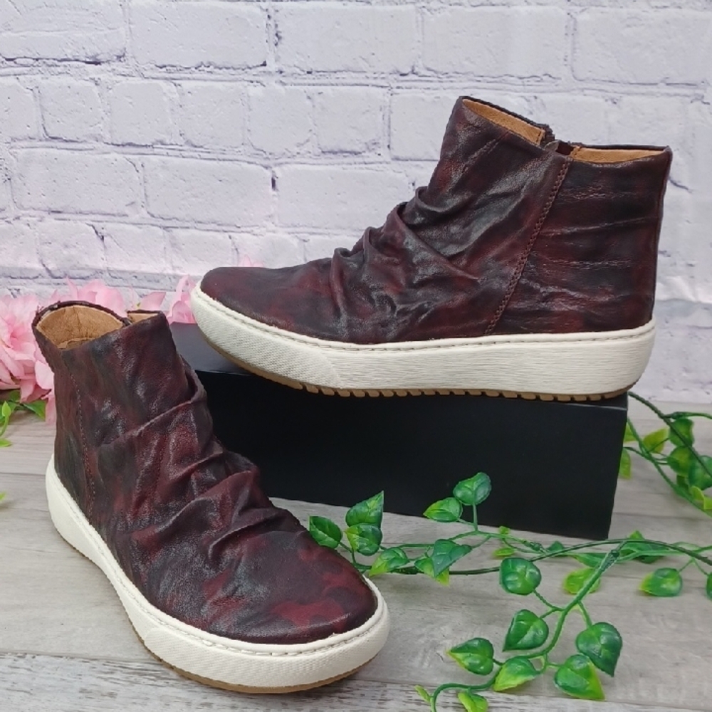 Sofft Aqua Leather Boot Shoe